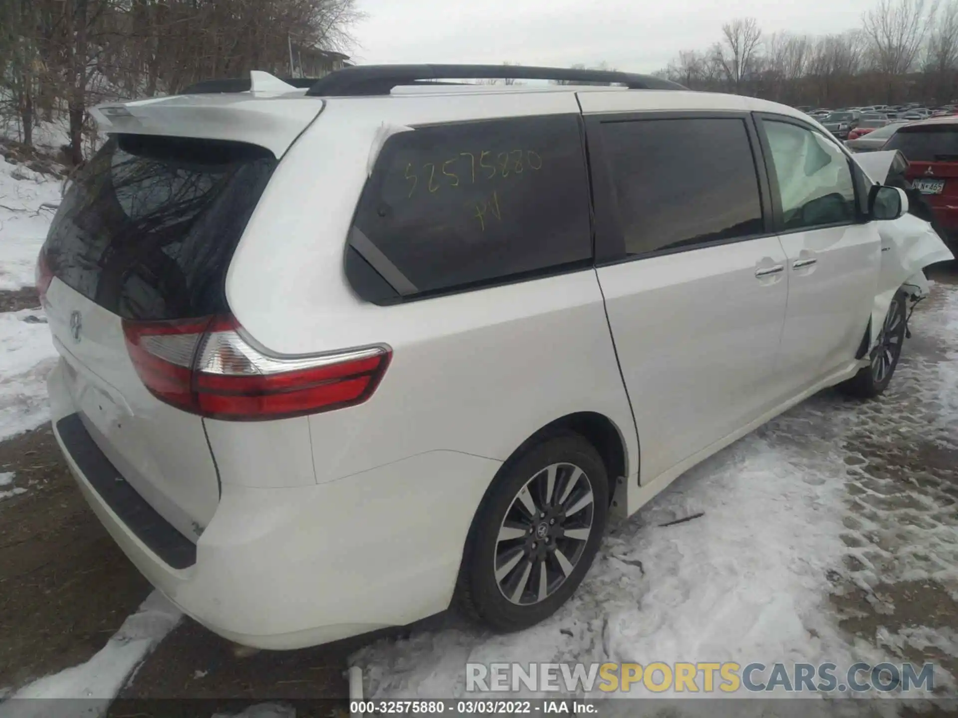 4 Фотография поврежденного автомобиля 5TDDZ3DC3KS226191 TOYOTA SIENNA 2019