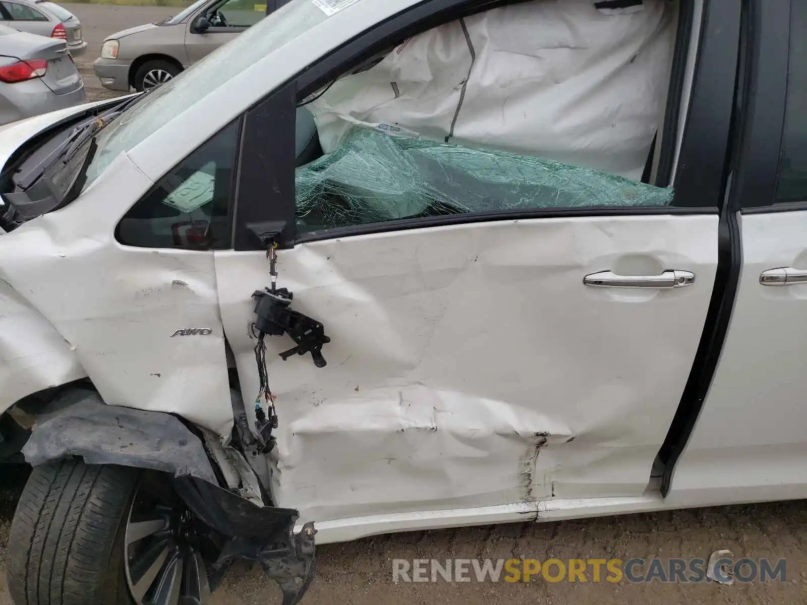 10 Photograph of a damaged car 5TDDZ3DC4KS211151 TOYOTA SIENNA 2019