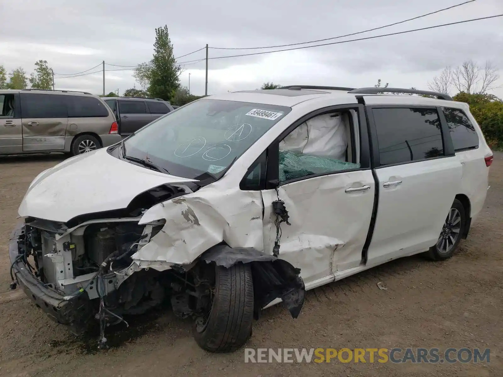 2 Photograph of a damaged car 5TDDZ3DC4KS211151 TOYOTA SIENNA 2019