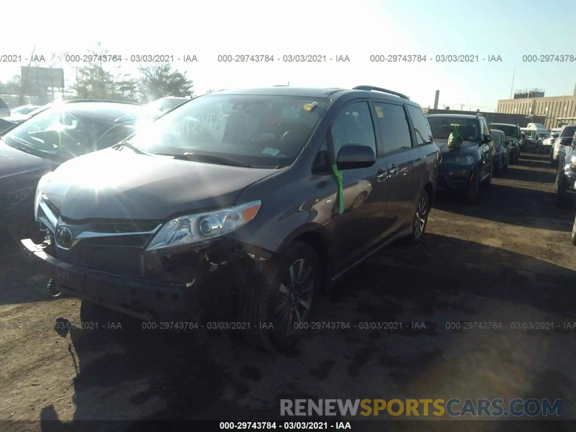 2 Фотография поврежденного автомобиля 5TDDZ3DC4KS214065 TOYOTA SIENNA 2019