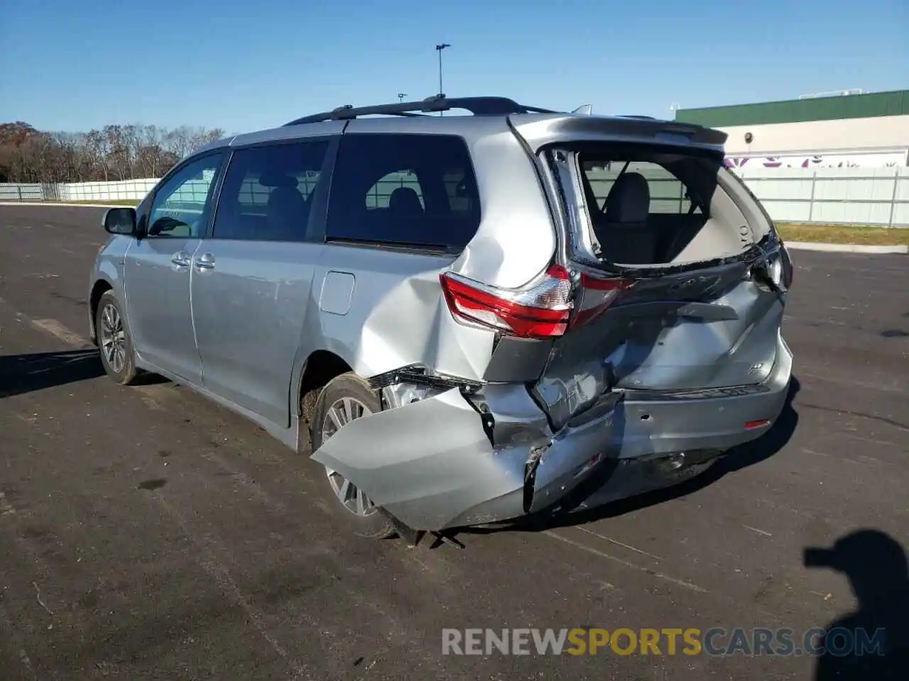 3 Photograph of a damaged car 5TDDZ3DC4KS216351 TOYOTA SIENNA 2019