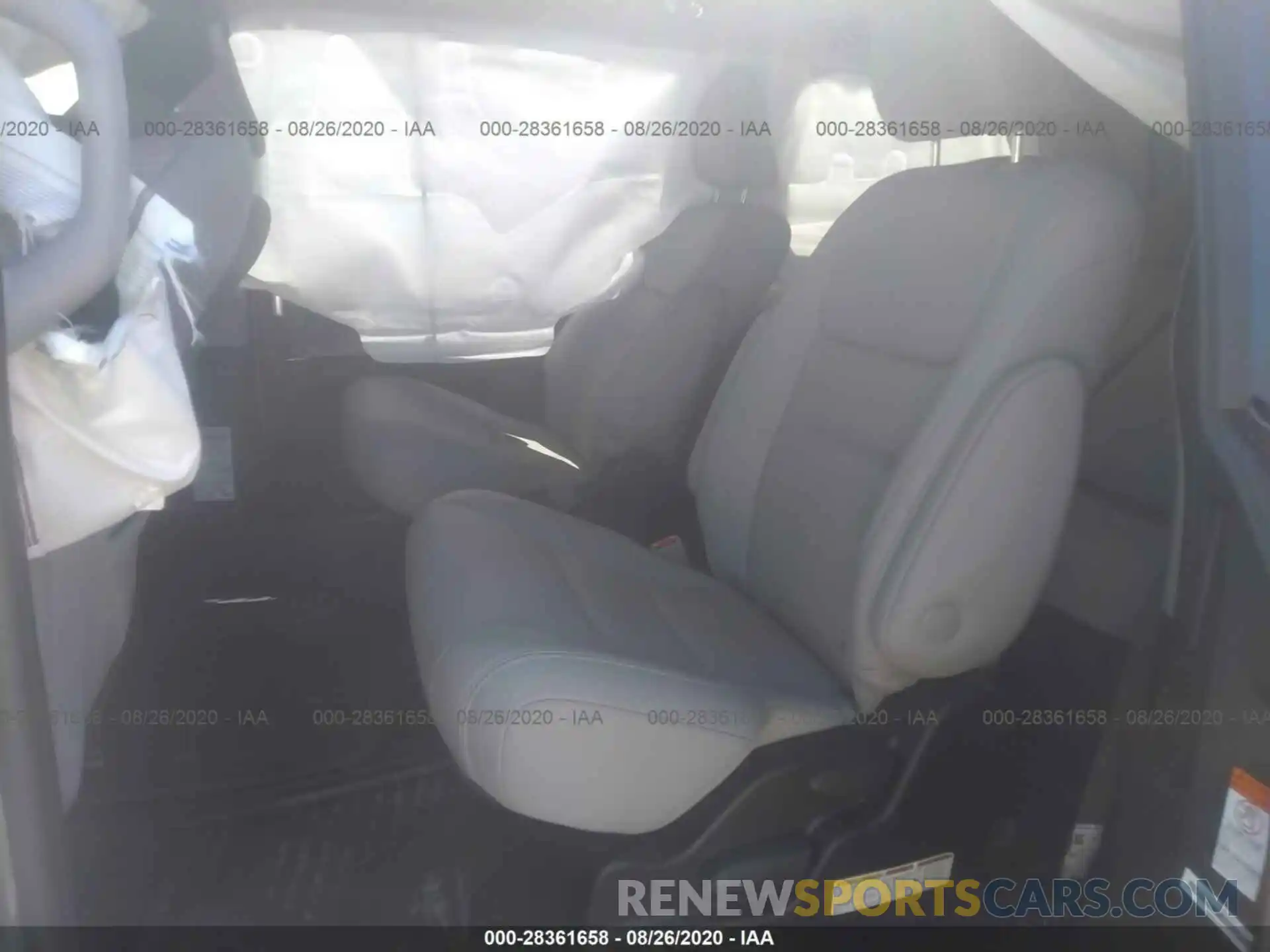 8 Photograph of a damaged car 5TDDZ3DC4KS216902 TOYOTA SIENNA 2019