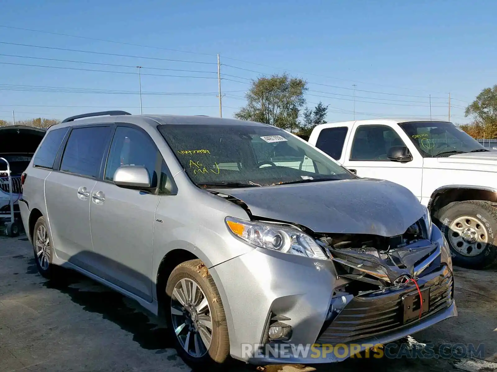 1 Photograph of a damaged car 5TDDZ3DC4KS218309 TOYOTA SIENNA 2019