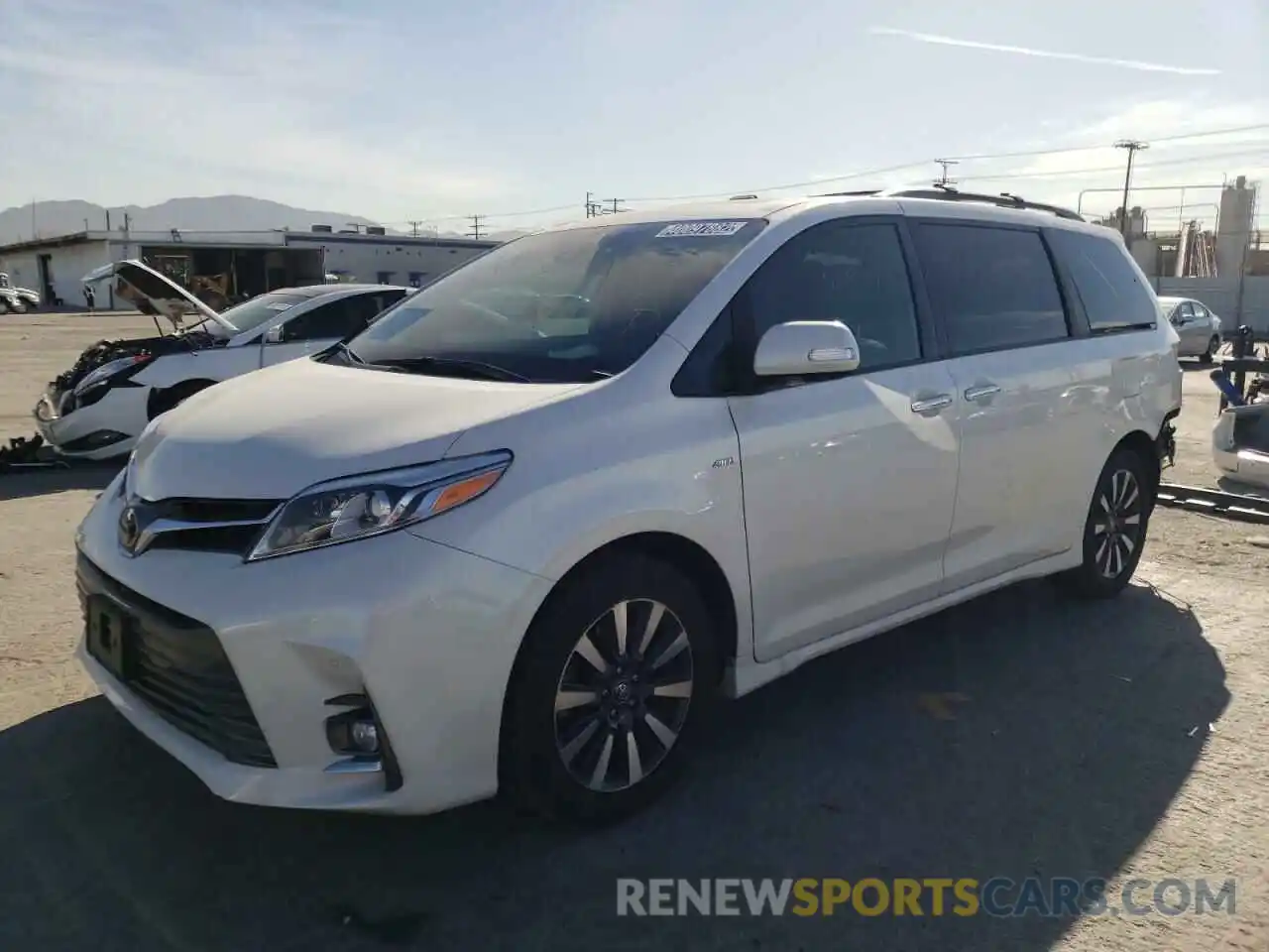 2 Photograph of a damaged car 5TDDZ3DC4KS218648 TOYOTA SIENNA 2019