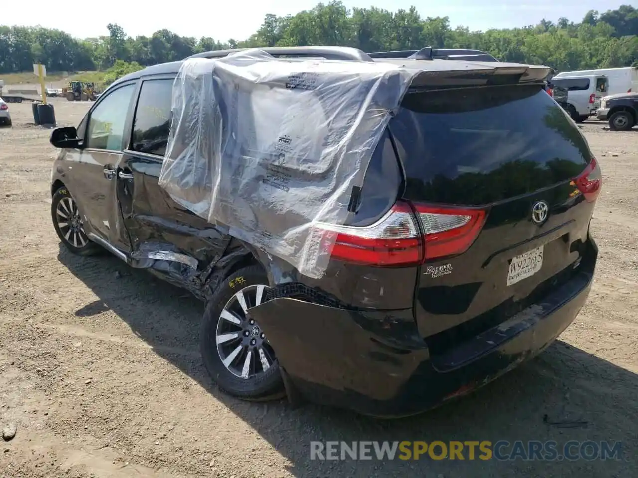 3 Photograph of a damaged car 5TDDZ3DC4KS221095 TOYOTA SIENNA 2019