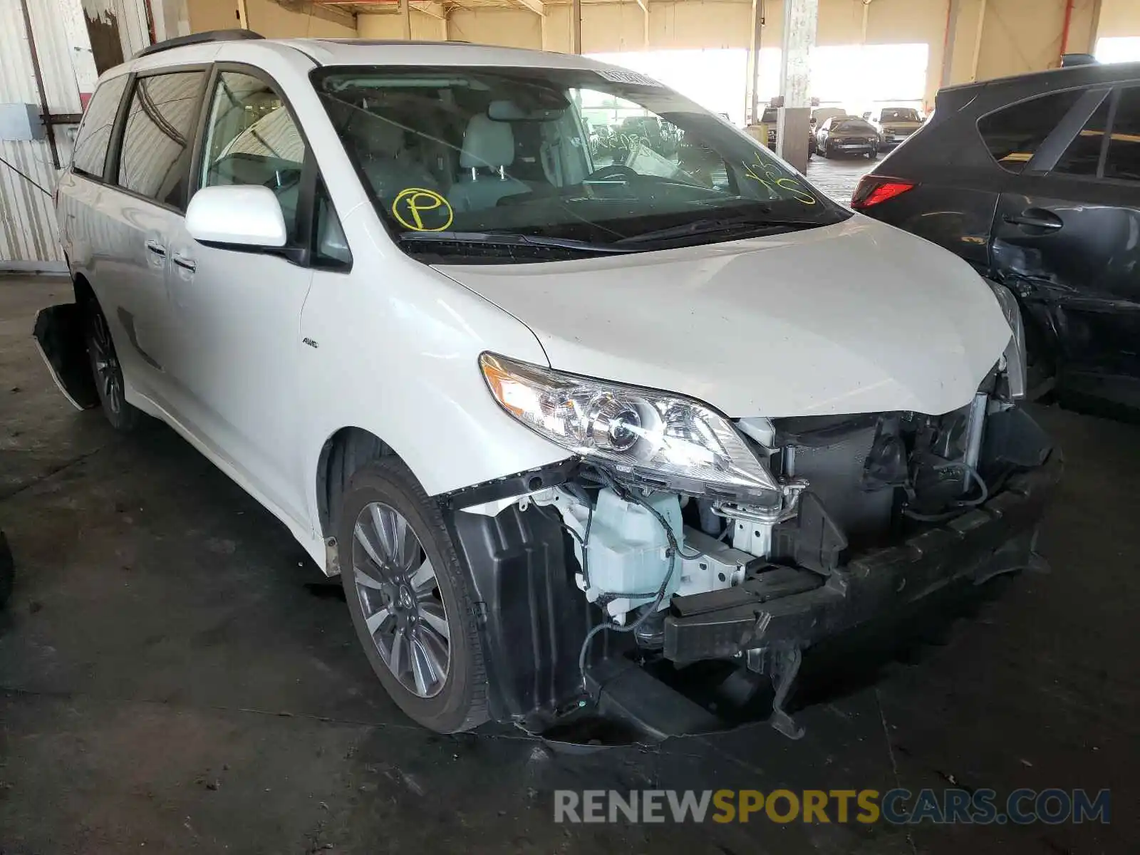 1 Photograph of a damaged car 5TDDZ3DC4KS221467 TOYOTA SIENNA 2019