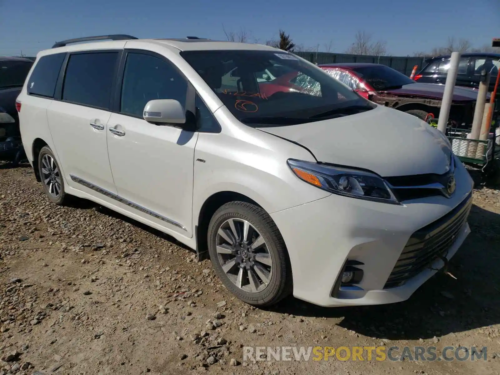 1 Photograph of a damaged car 5TDDZ3DC4KS222411 TOYOTA SIENNA 2019