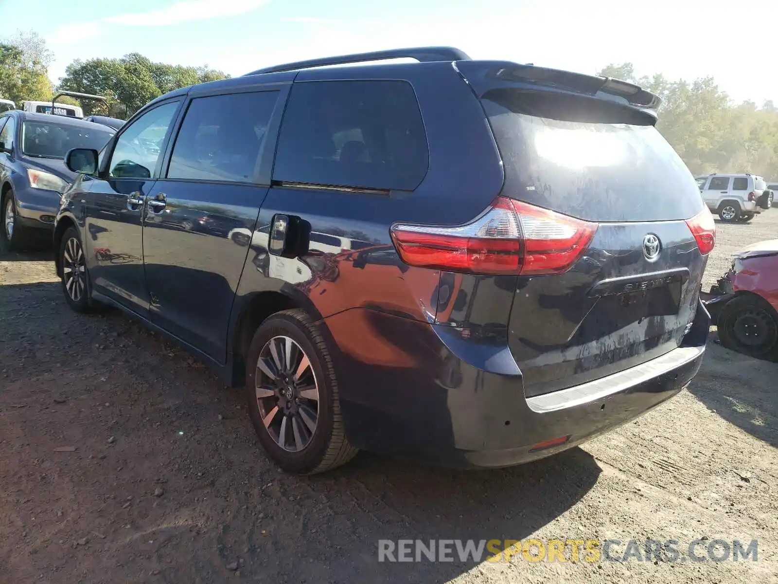 3 Фотография поврежденного автомобиля 5TDDZ3DC4KS226460 TOYOTA SIENNA 2019