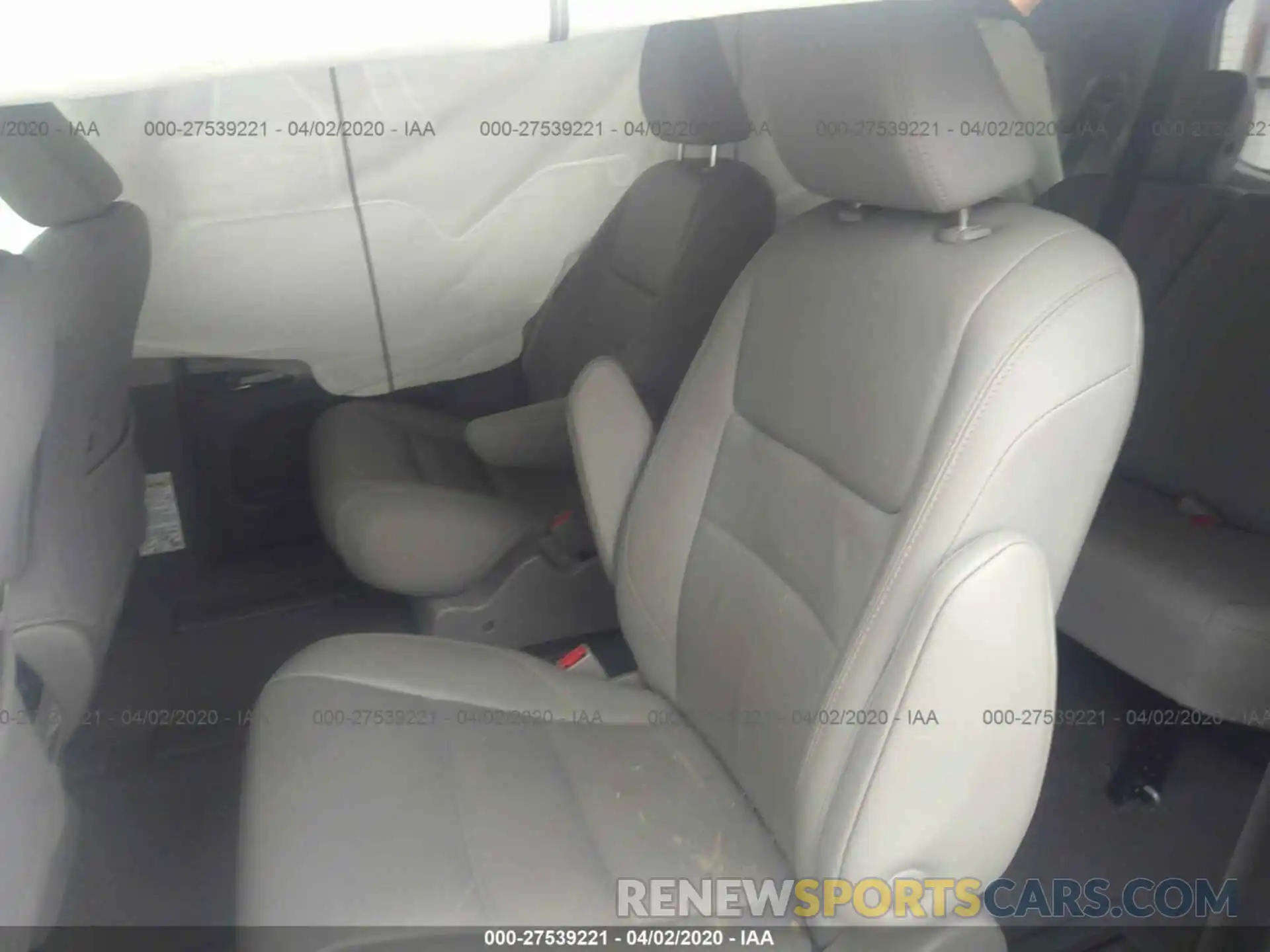 8 Фотография поврежденного автомобиля 5TDDZ3DC4KS226782 TOYOTA SIENNA 2019