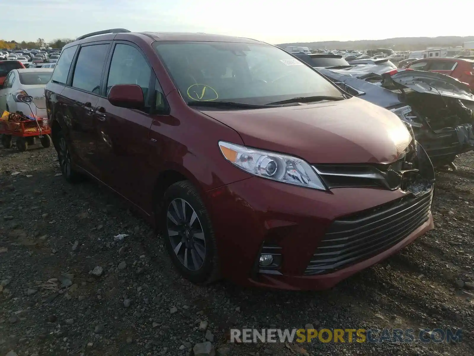 1 Photograph of a damaged car 5TDDZ3DC5KS212910 TOYOTA SIENNA 2019