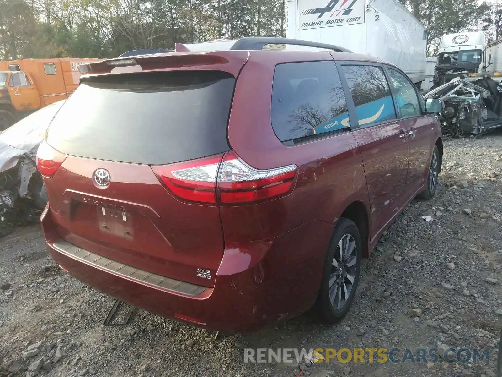 4 Photograph of a damaged car 5TDDZ3DC5KS212910 TOYOTA SIENNA 2019