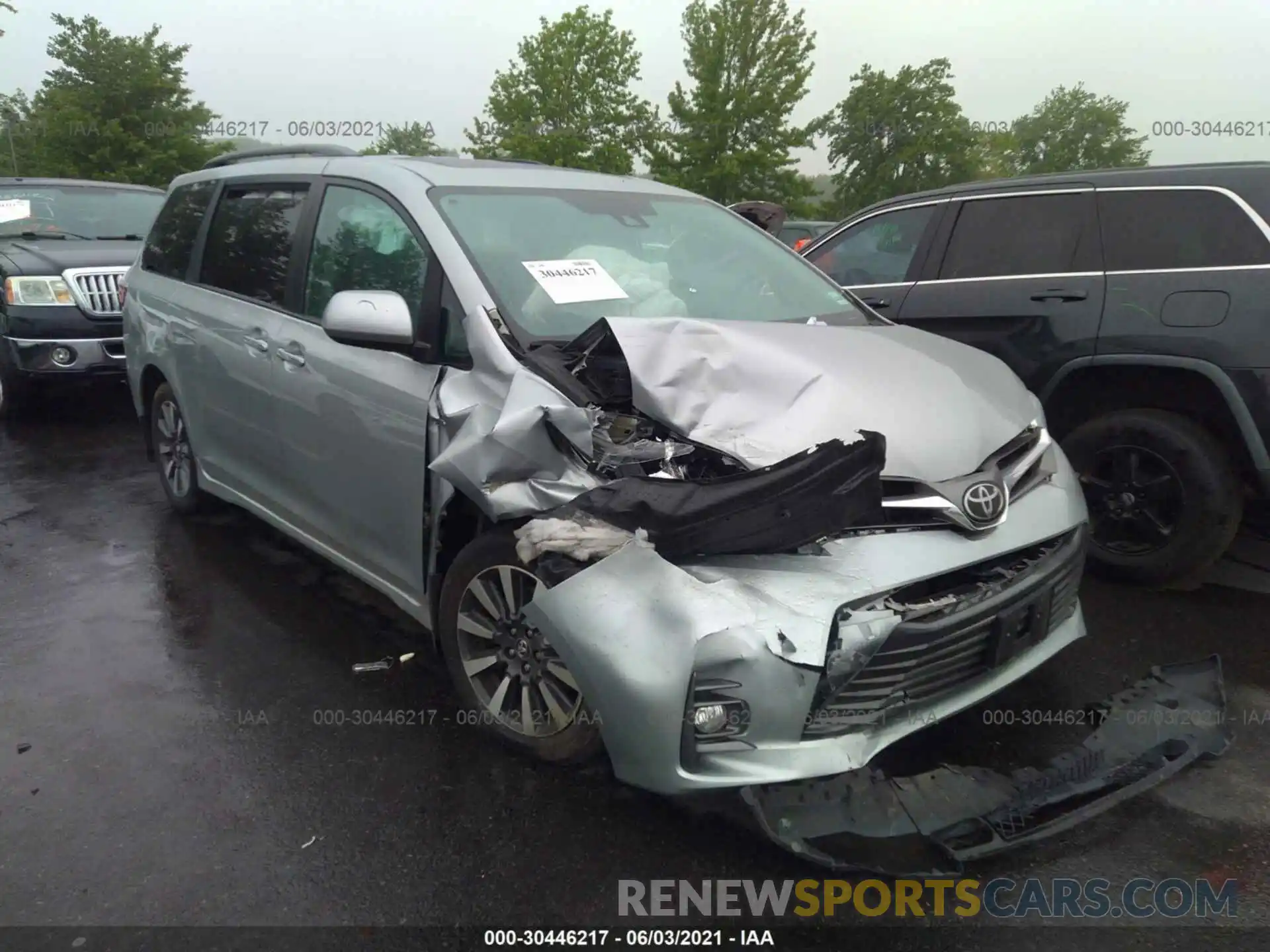 1 Photograph of a damaged car 5TDDZ3DC5KS219291 TOYOTA SIENNA 2019