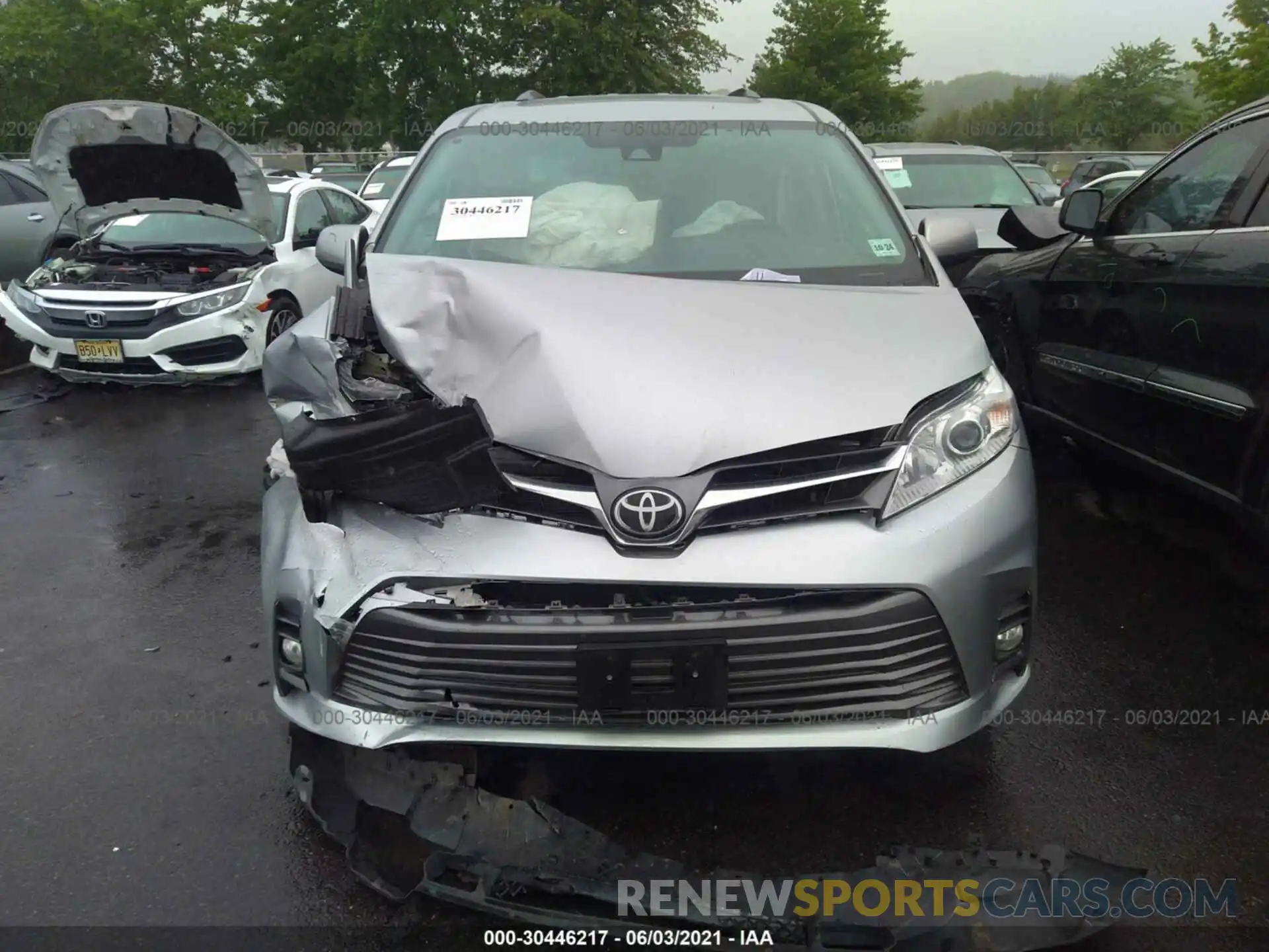 6 Photograph of a damaged car 5TDDZ3DC5KS219291 TOYOTA SIENNA 2019