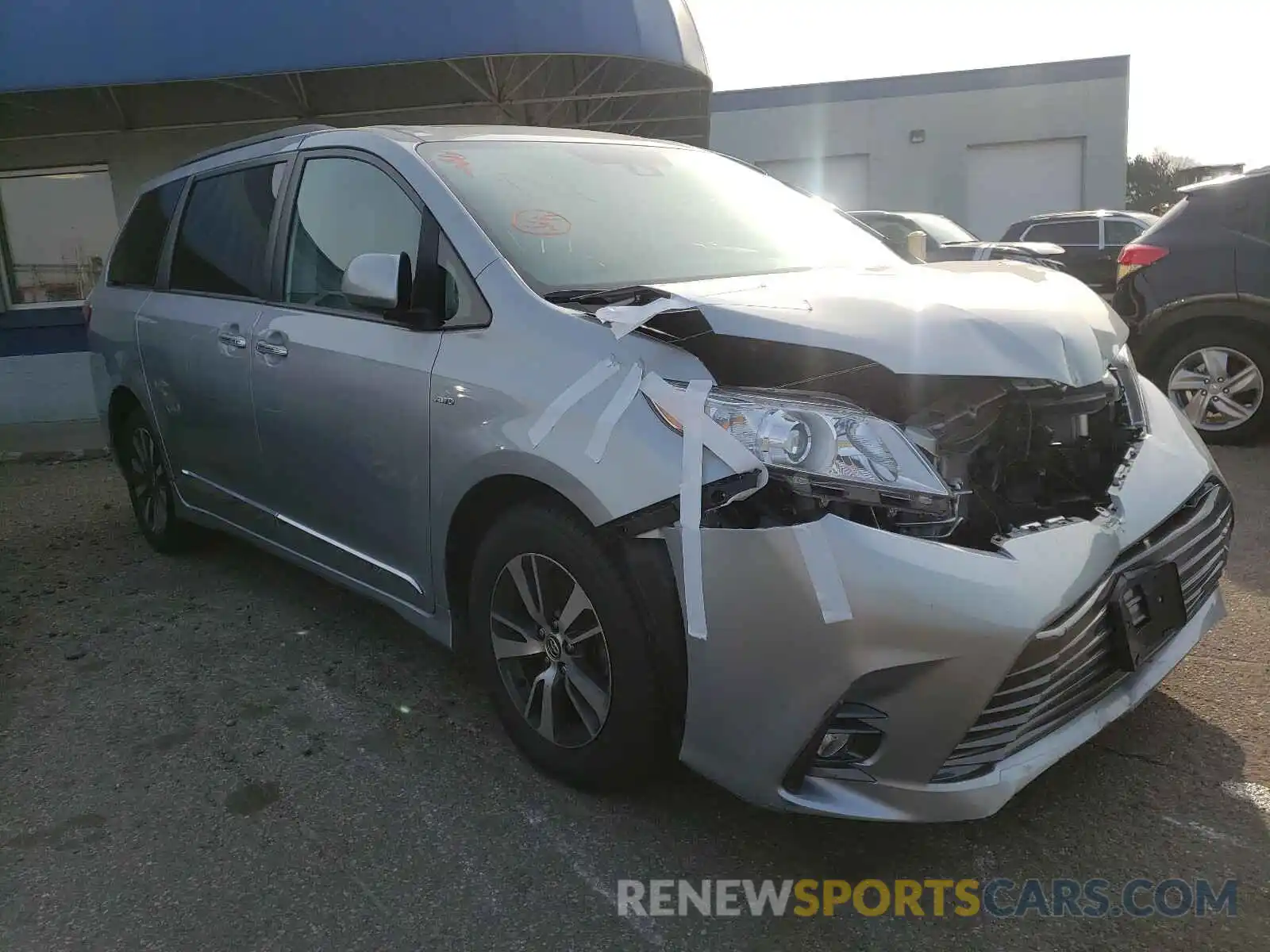 1 Photograph of a damaged car 5TDDZ3DC5KS219856 TOYOTA SIENNA 2019