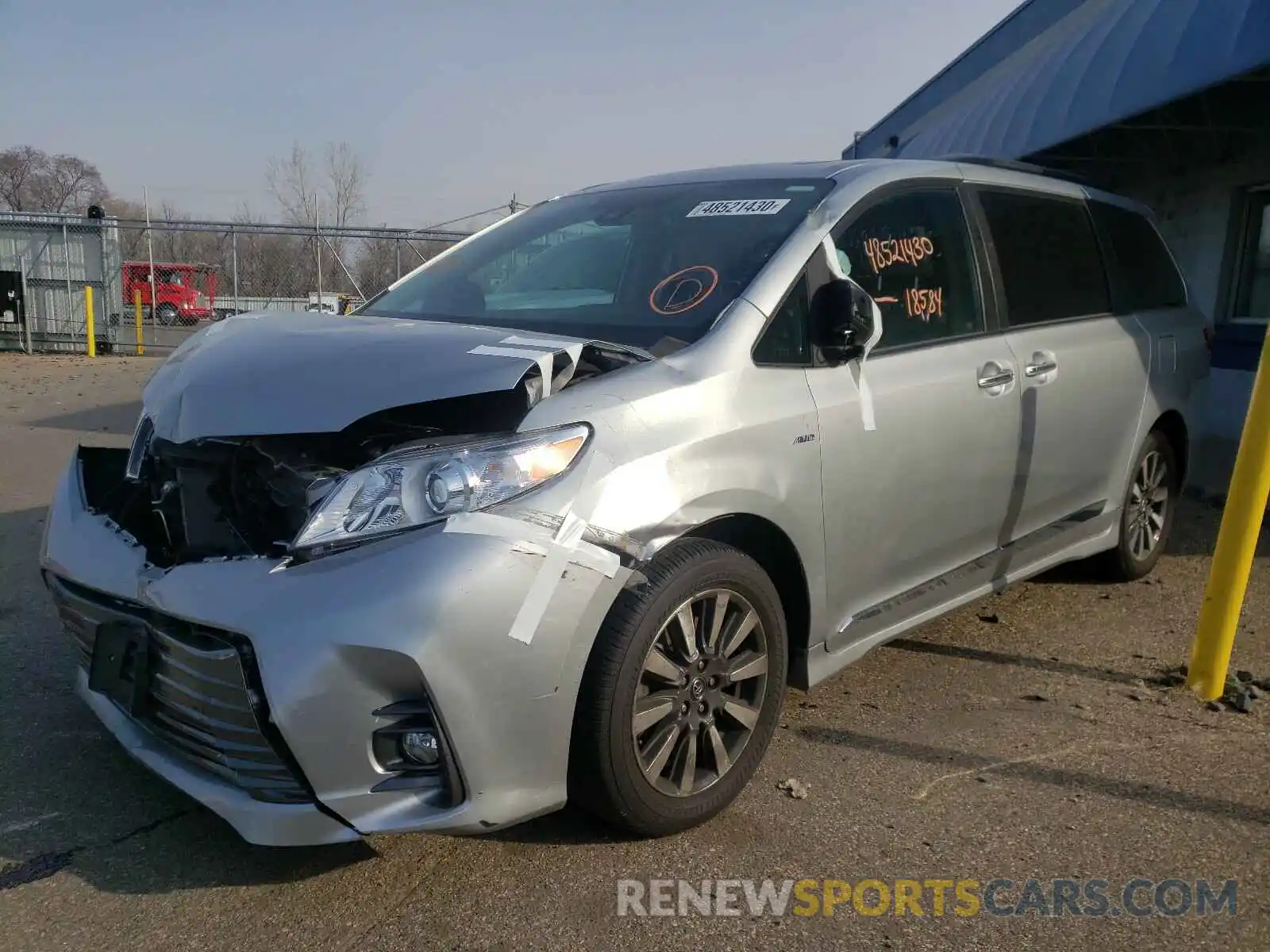 2 Фотография поврежденного автомобиля 5TDDZ3DC5KS219856 TOYOTA SIENNA 2019