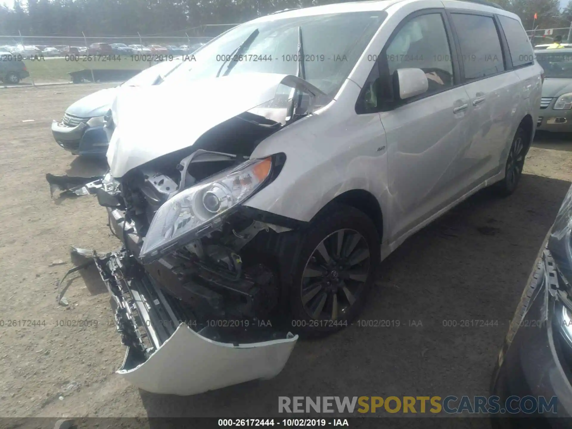 2 Photograph of a damaged car 5TDDZ3DC5KS220537 TOYOTA SIENNA 2019