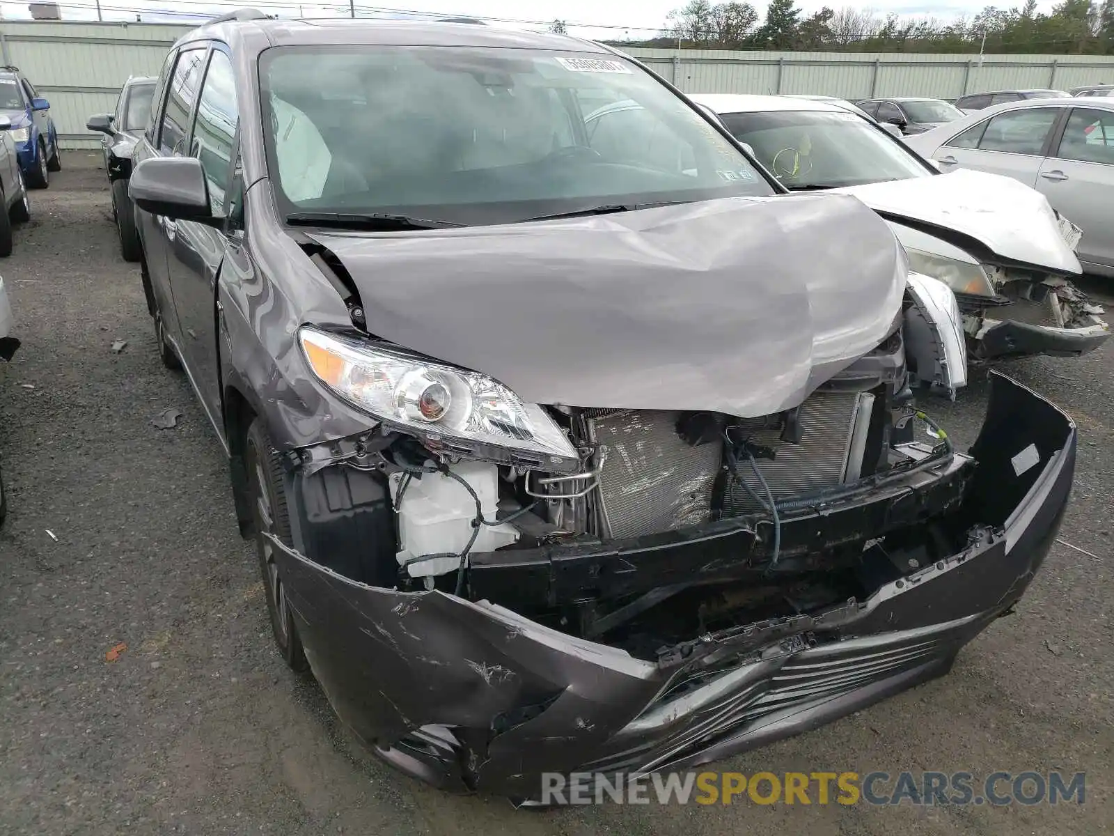 1 Photograph of a damaged car 5TDDZ3DC5KS222661 TOYOTA SIENNA 2019