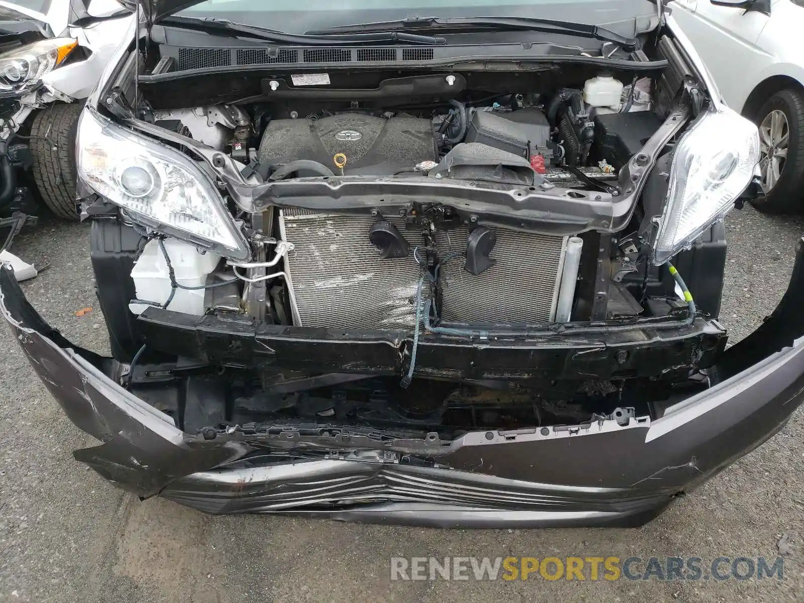 7 Photograph of a damaged car 5TDDZ3DC5KS222661 TOYOTA SIENNA 2019