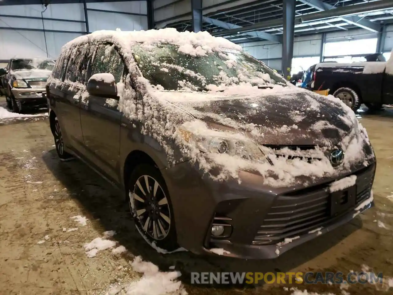 1 Photograph of a damaged car 5TDDZ3DC5KS224068 TOYOTA SIENNA 2019