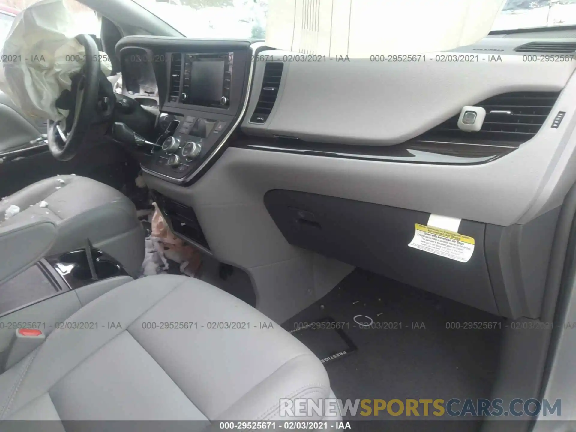 5 Photograph of a damaged car 5TDDZ3DC5KS224555 TOYOTA SIENNA 2019