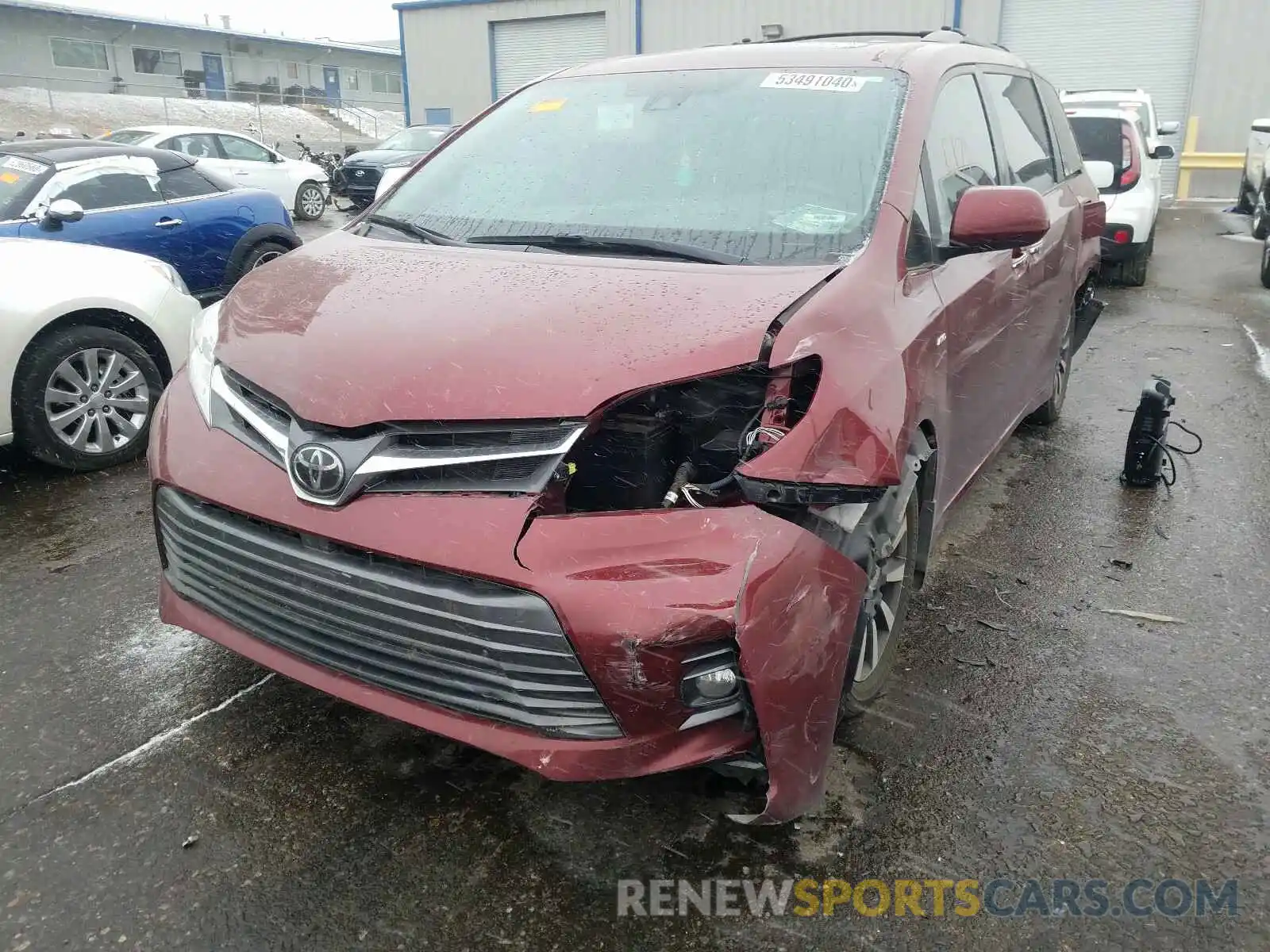 2 Photograph of a damaged car 5TDDZ3DC5KS227097 TOYOTA SIENNA 2019