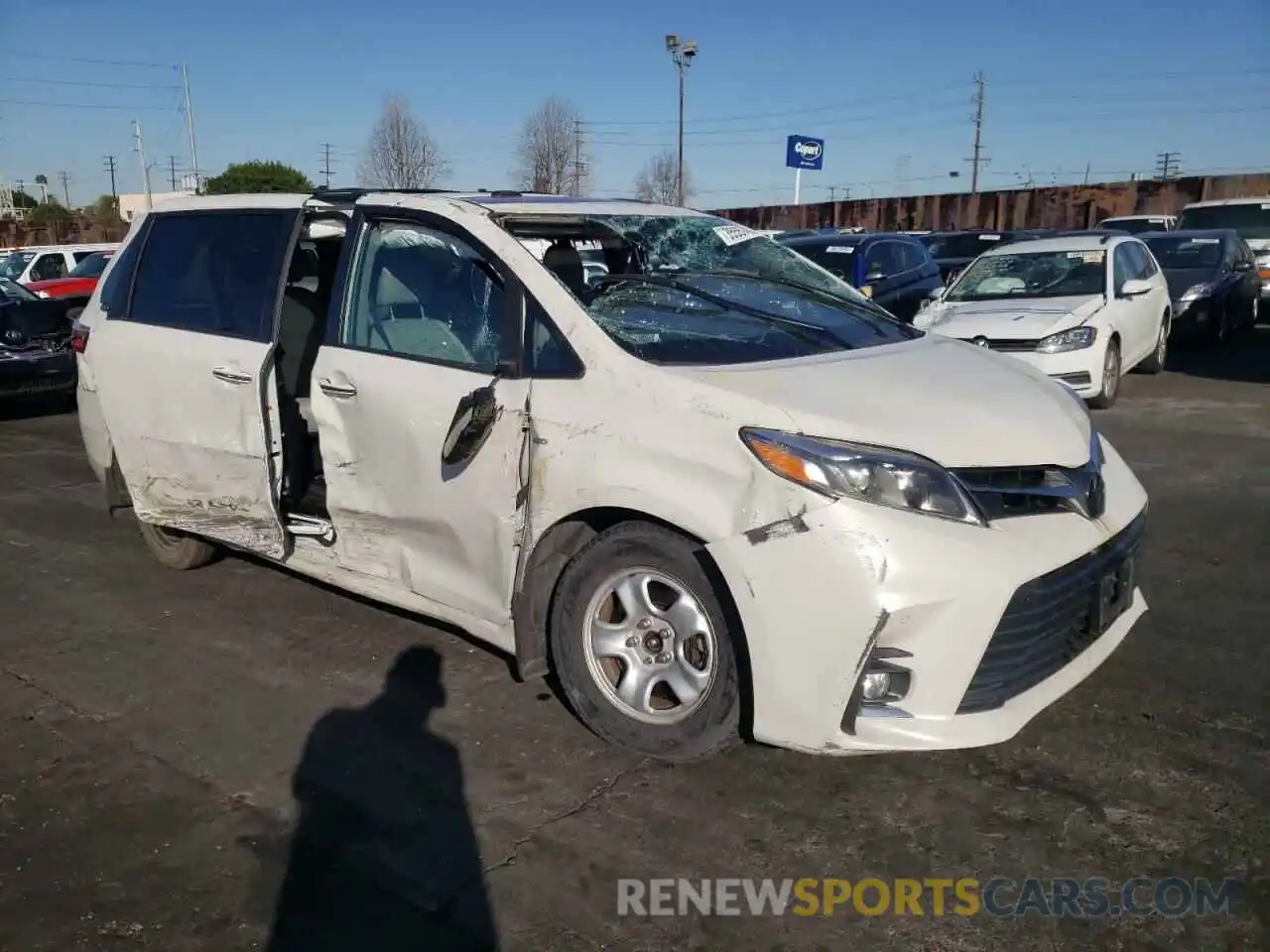 1 Photograph of a damaged car 5TDDZ3DC6KS209966 TOYOTA SIENNA 2019