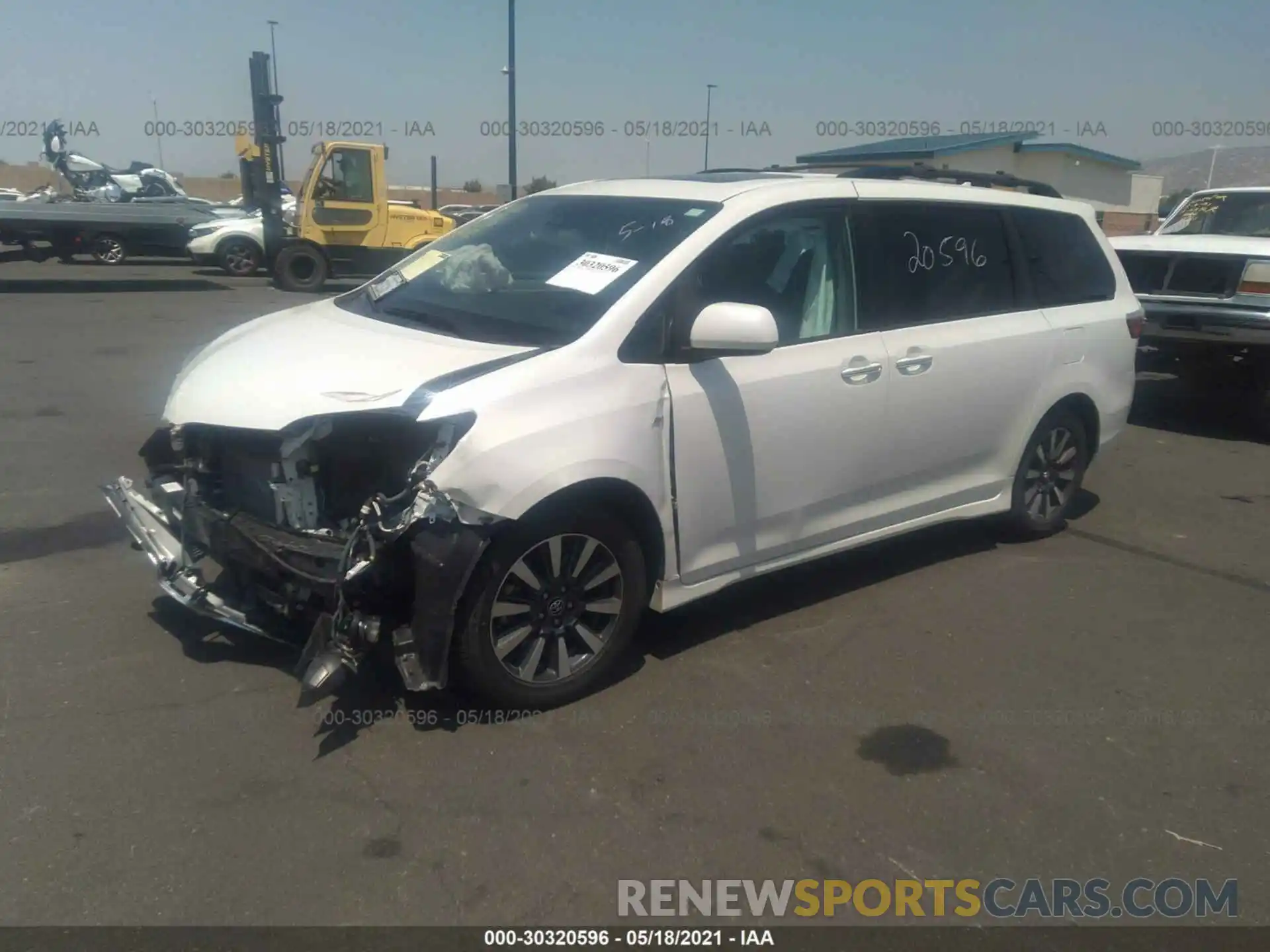 2 Photograph of a damaged car 5TDDZ3DC6KS211362 TOYOTA SIENNA 2019