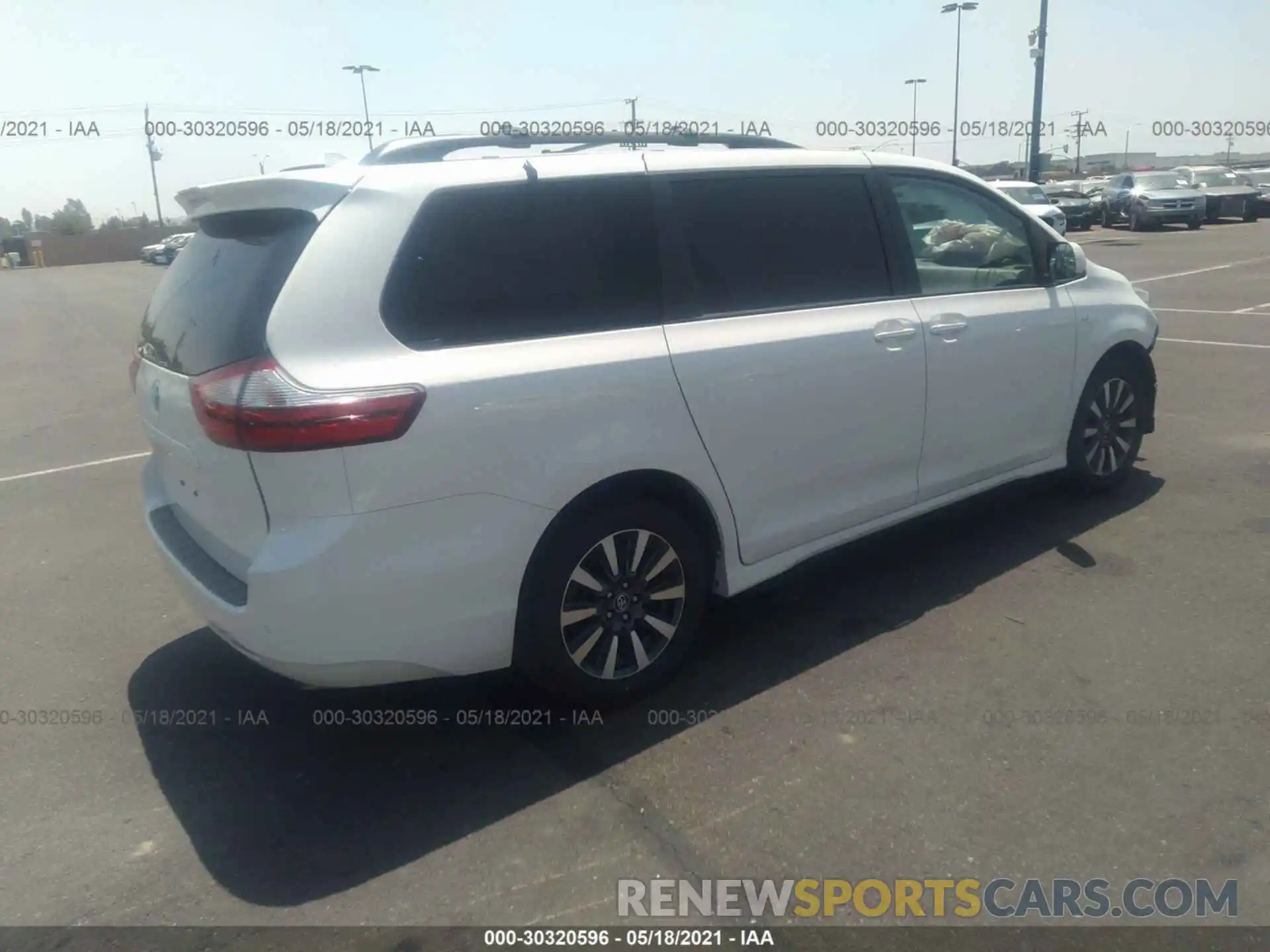 4 Фотография поврежденного автомобиля 5TDDZ3DC6KS211362 TOYOTA SIENNA 2019