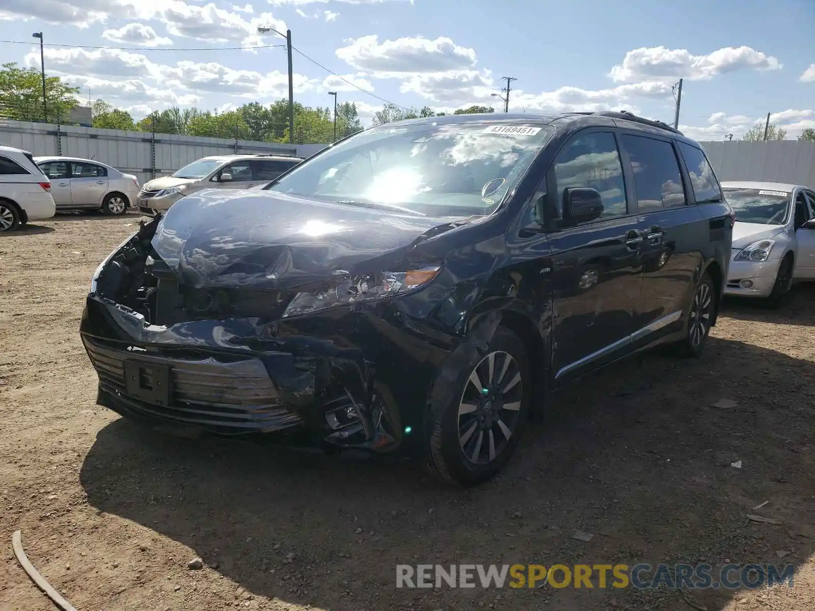 2 Photograph of a damaged car 5TDDZ3DC6KS212866 TOYOTA SIENNA 2019