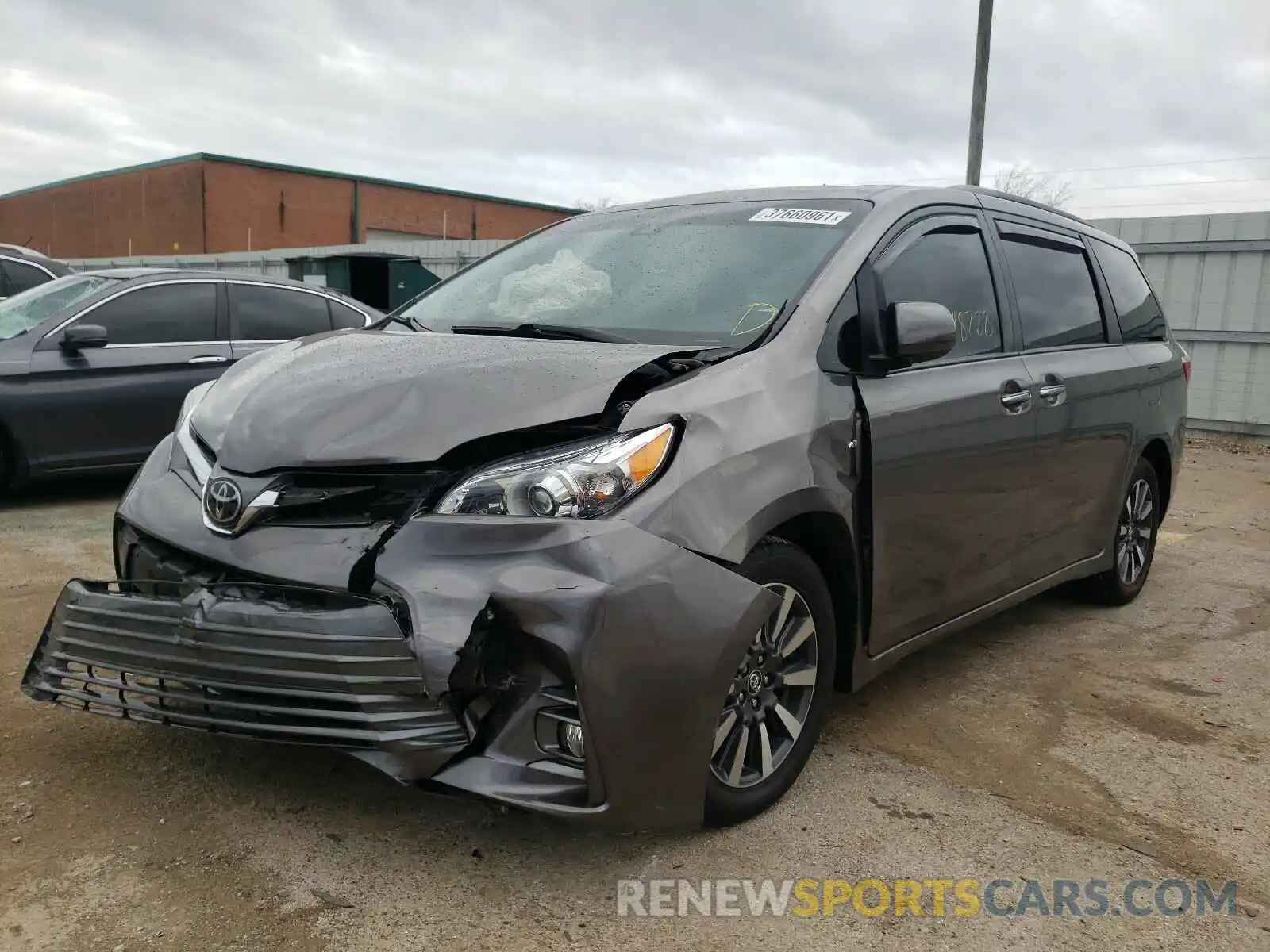 2 Photograph of a damaged car 5TDDZ3DC6KS214942 TOYOTA SIENNA 2019