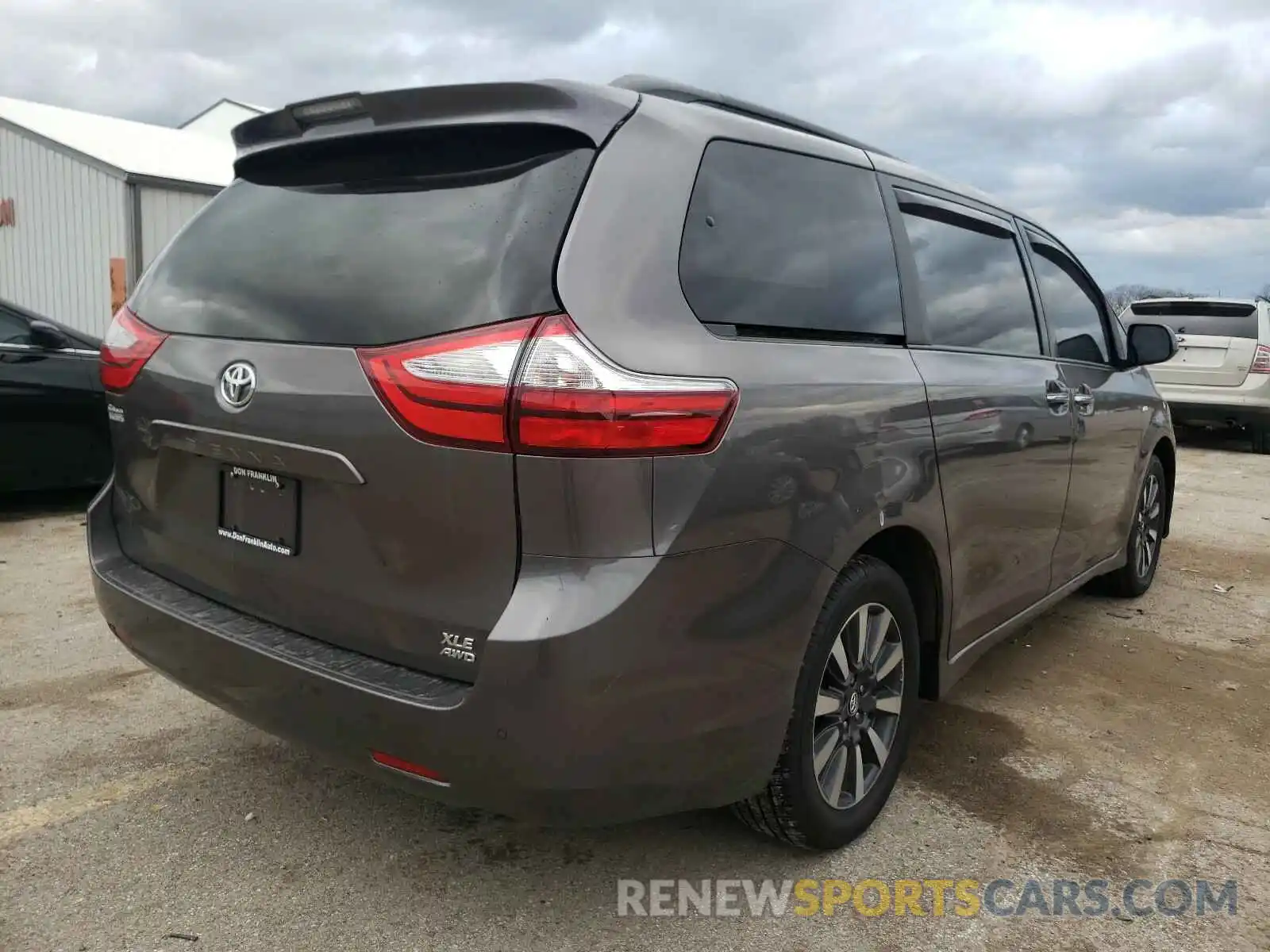 4 Фотография поврежденного автомобиля 5TDDZ3DC6KS214942 TOYOTA SIENNA 2019