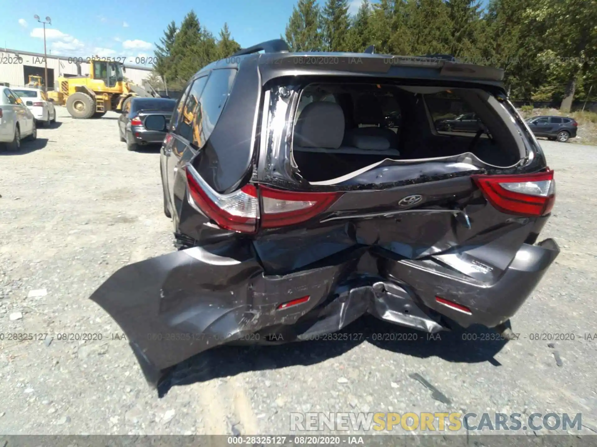 6 Photograph of a damaged car 5TDDZ3DC6KS215332 TOYOTA SIENNA 2019