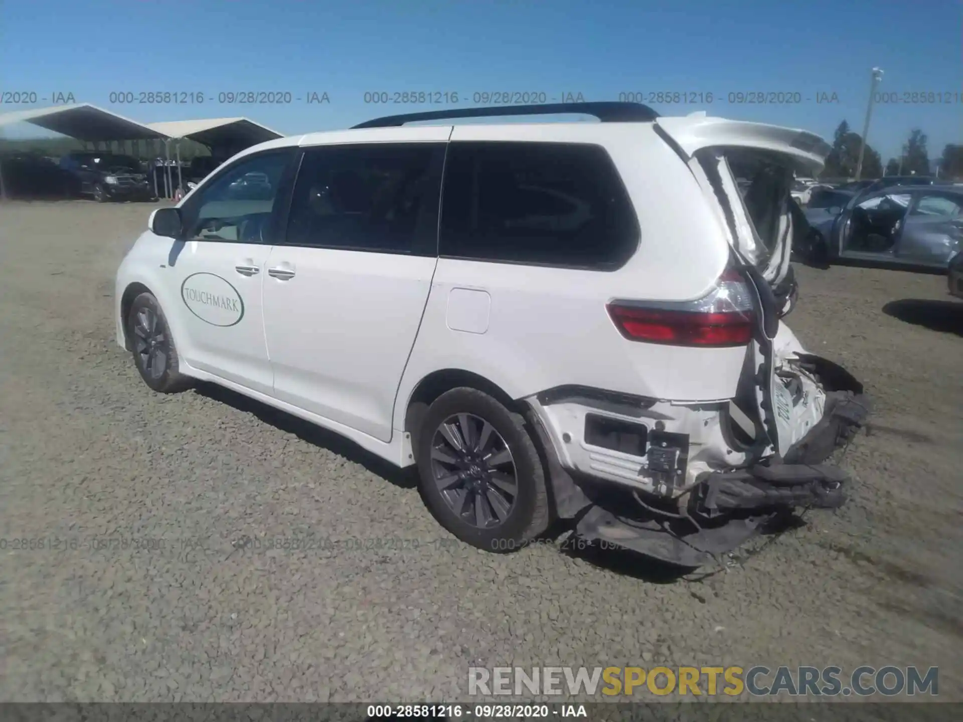 3 Photograph of a damaged car 5TDDZ3DC6KS216383 TOYOTA SIENNA 2019