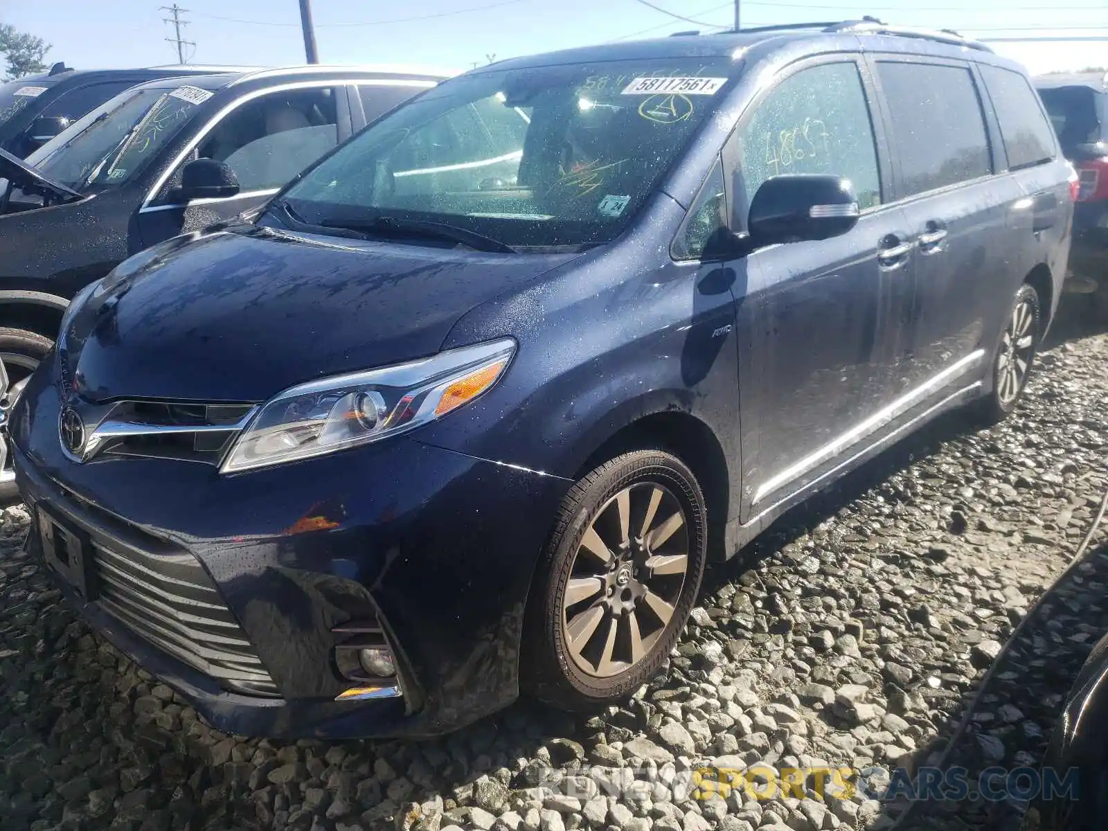 2 Photograph of a damaged car 5TDDZ3DC6KS217484 TOYOTA SIENNA 2019