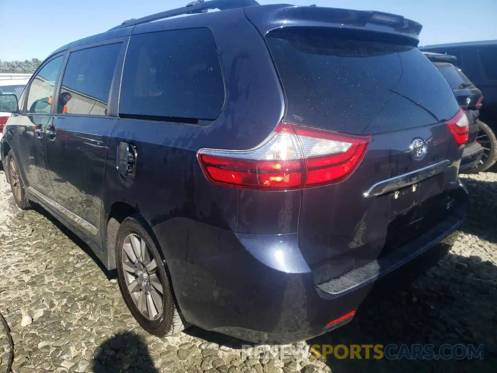 3 Фотография поврежденного автомобиля 5TDDZ3DC6KS217484 TOYOTA SIENNA 2019