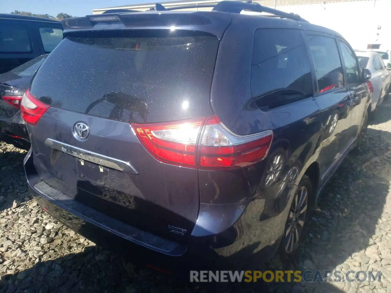 4 Photograph of a damaged car 5TDDZ3DC6KS217484 TOYOTA SIENNA 2019