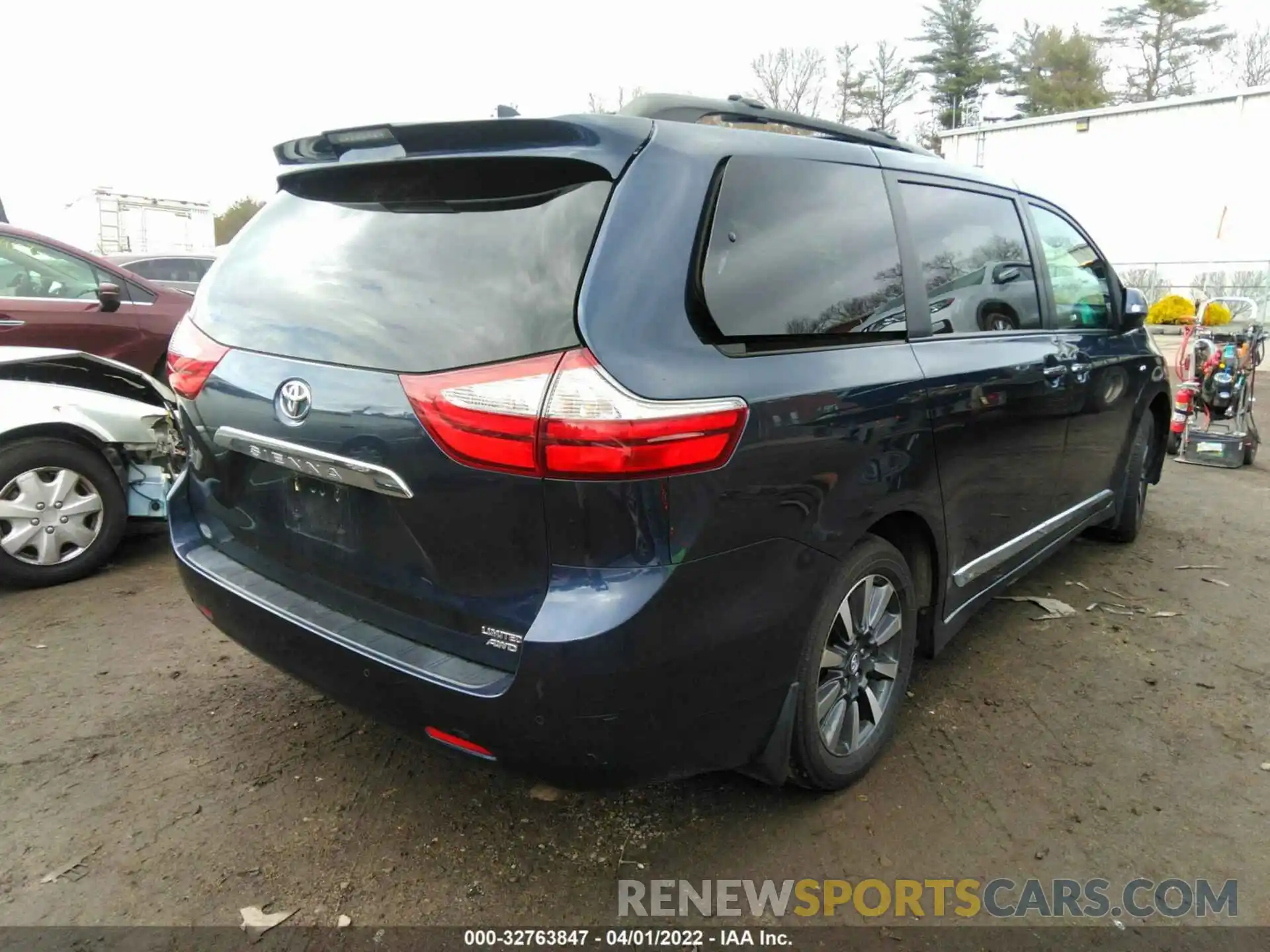 4 Фотография поврежденного автомобиля 5TDDZ3DC7KS211631 TOYOTA SIENNA 2019