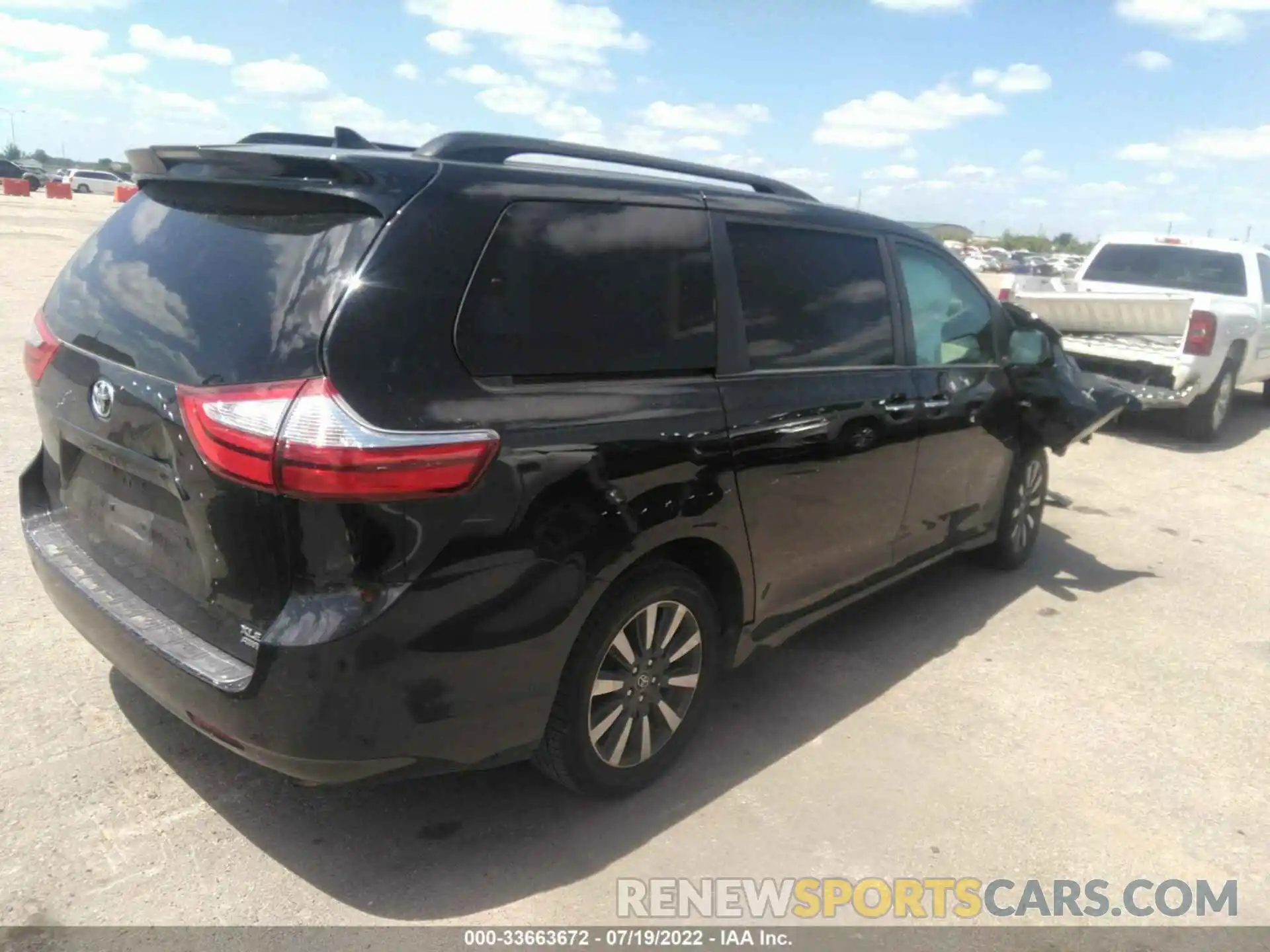 4 Фотография поврежденного автомобиля 5TDDZ3DC7KS213718 TOYOTA SIENNA 2019