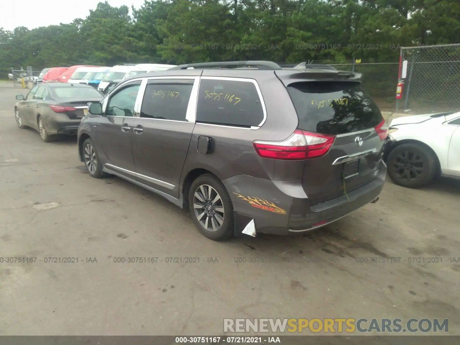 3 Фотография поврежденного автомобиля 5TDDZ3DC7KS220832 TOYOTA SIENNA 2019