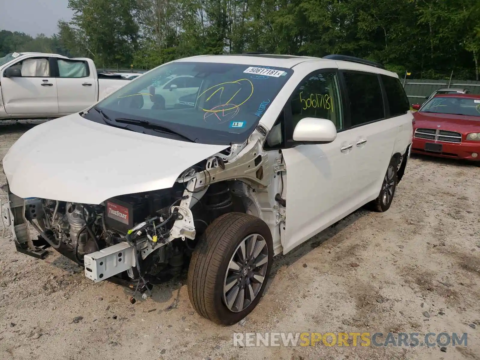 2 Photograph of a damaged car 5TDDZ3DC7KS223360 TOYOTA SIENNA 2019