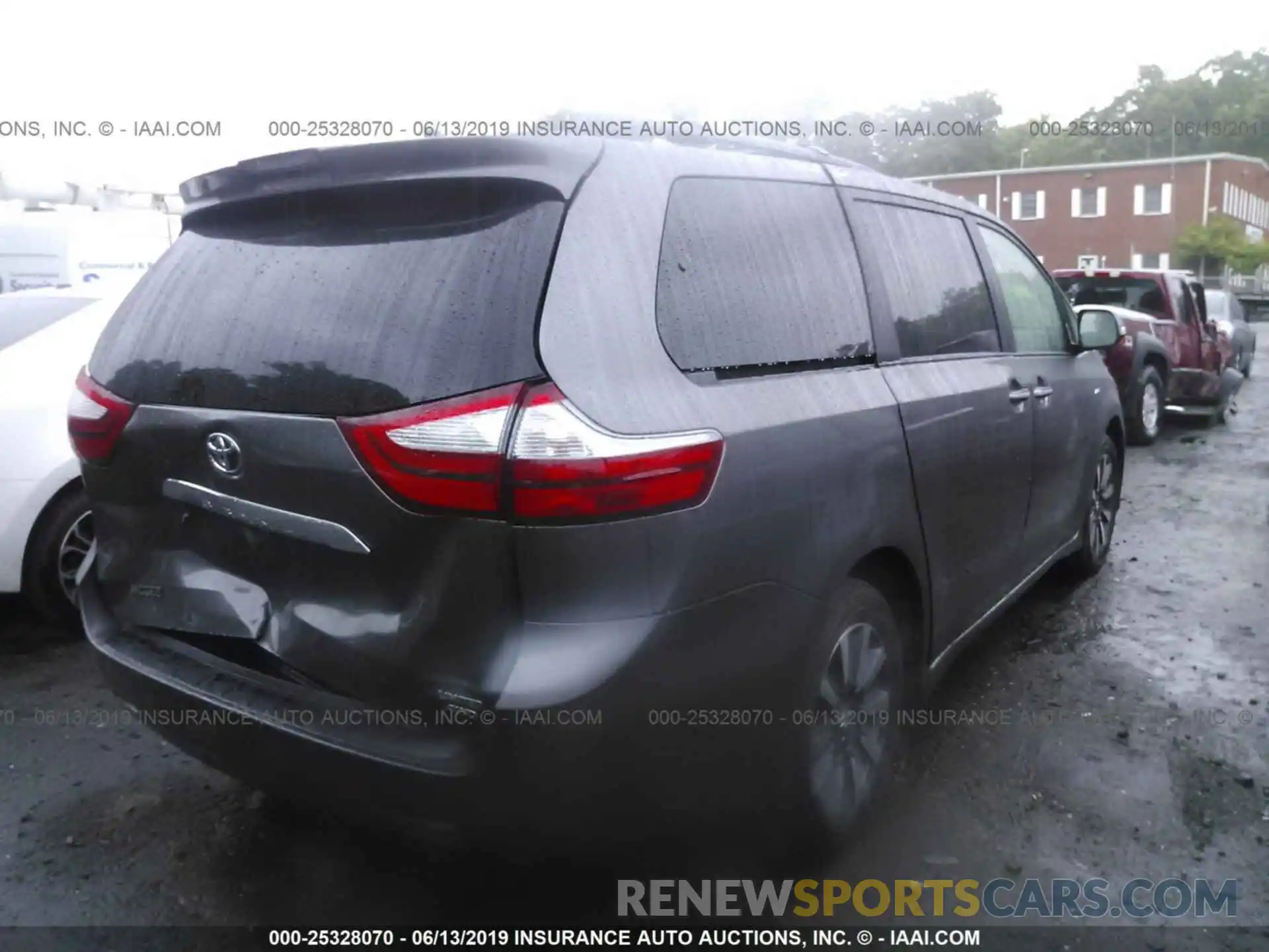 4 Фотография поврежденного автомобиля 5TDDZ3DC7KS227716 TOYOTA SIENNA 2019