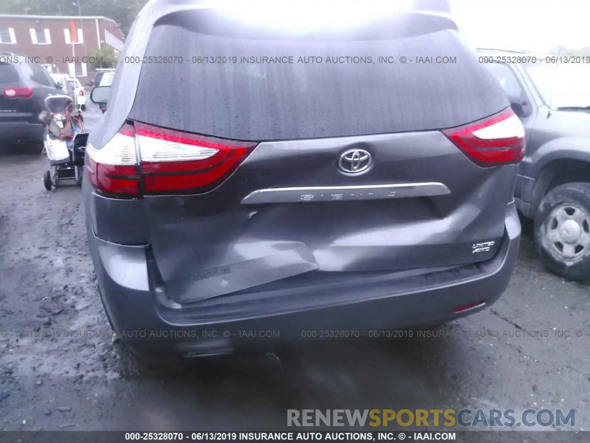 6 Photograph of a damaged car 5TDDZ3DC7KS227716 TOYOTA SIENNA 2019