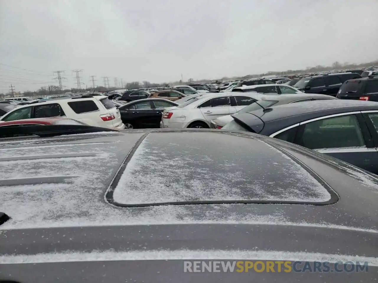 9 Photograph of a damaged car 5TDDZ3DC8KS211671 TOYOTA SIENNA 2019