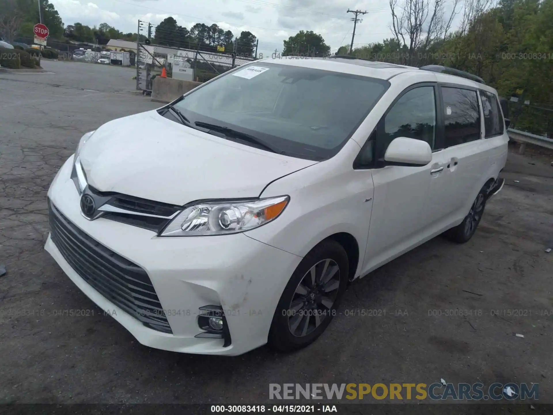 2 Photograph of a damaged car 5TDDZ3DC8KS213016 TOYOTA SIENNA 2019