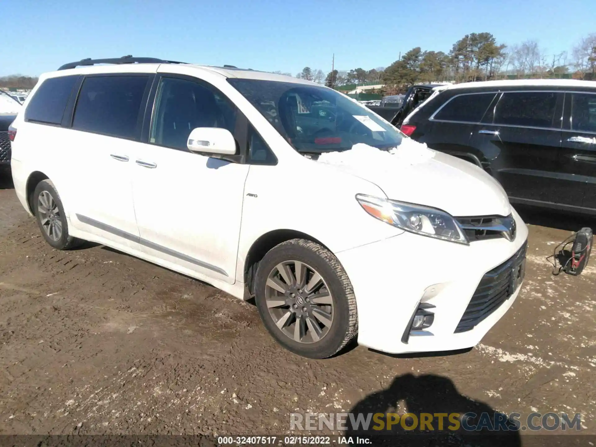 1 Photograph of a damaged car 5TDDZ3DC8KS214702 TOYOTA SIENNA 2019