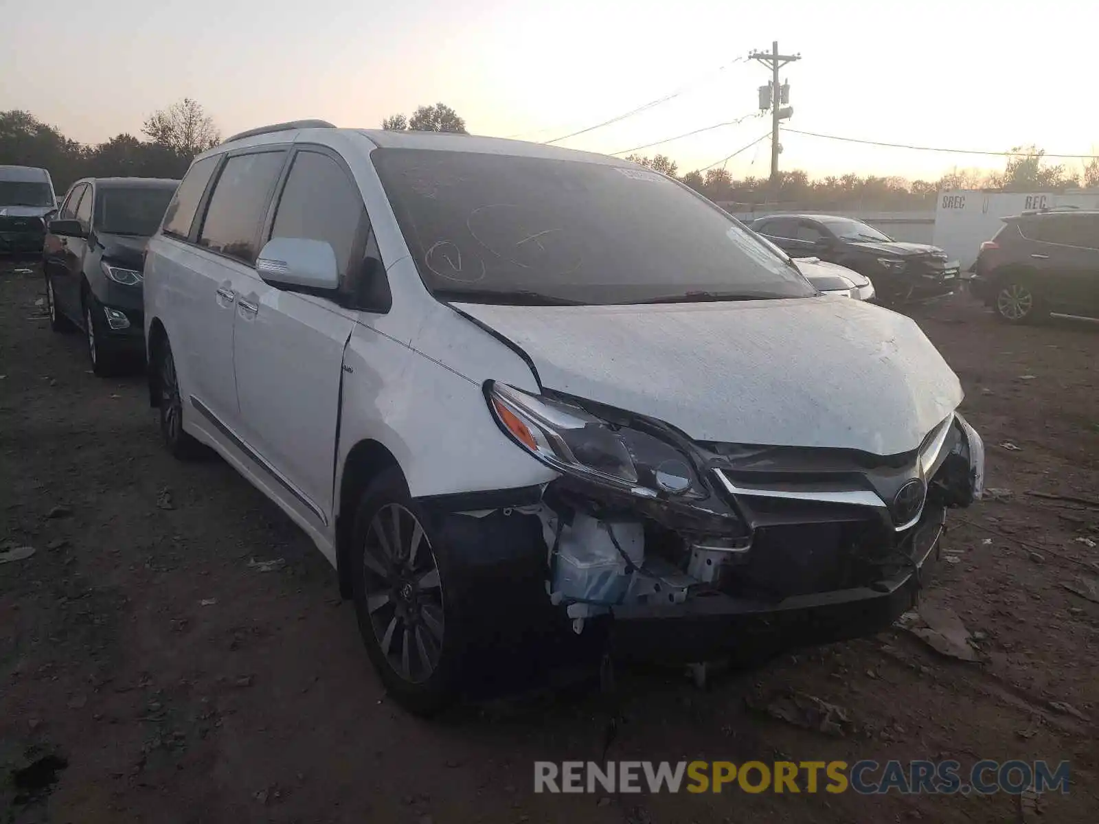 1 Photograph of a damaged car 5TDDZ3DC8KS215266 TOYOTA SIENNA 2019