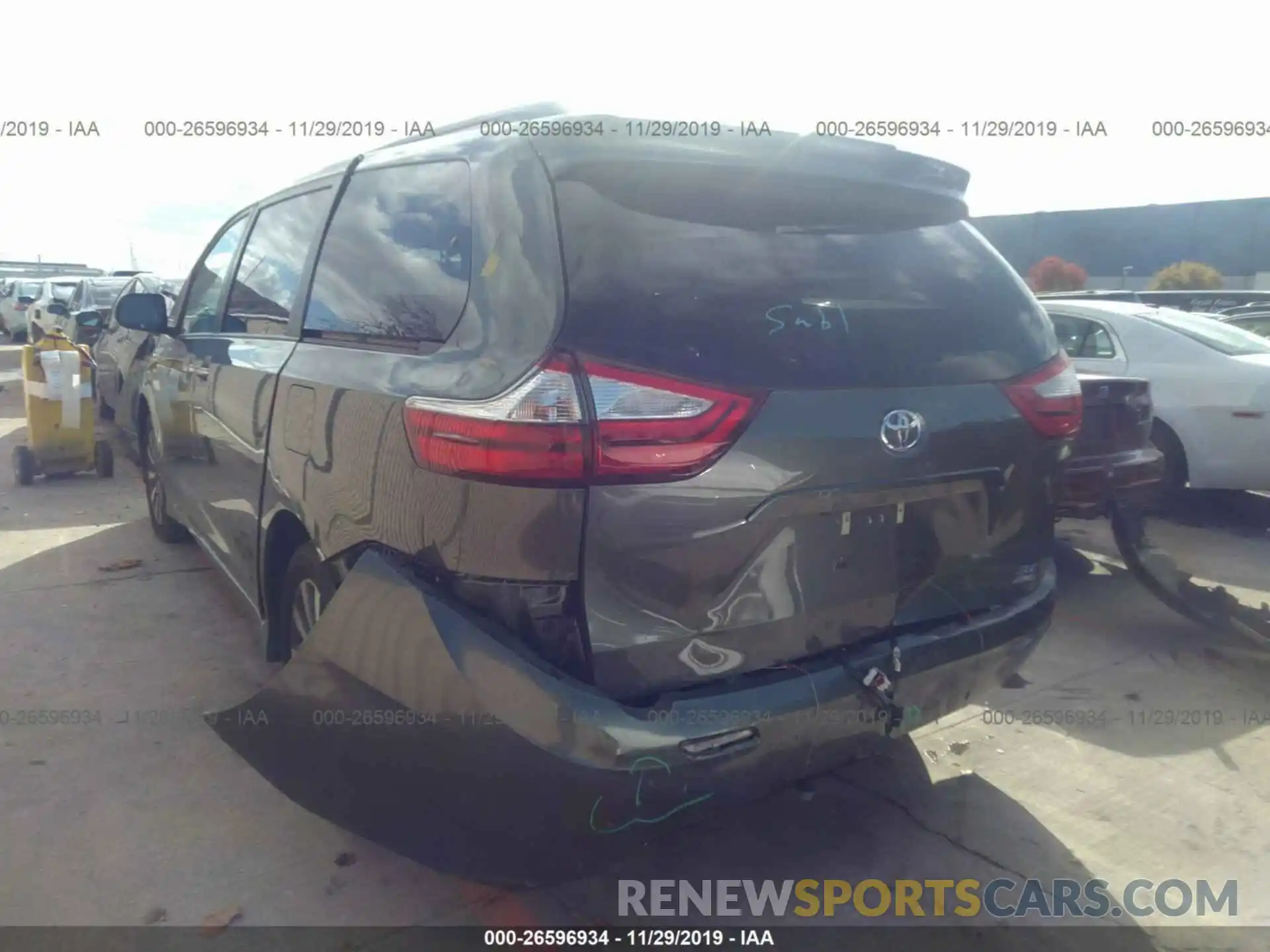 3 Photograph of a damaged car 5TDDZ3DC8KS215588 TOYOTA SIENNA 2019