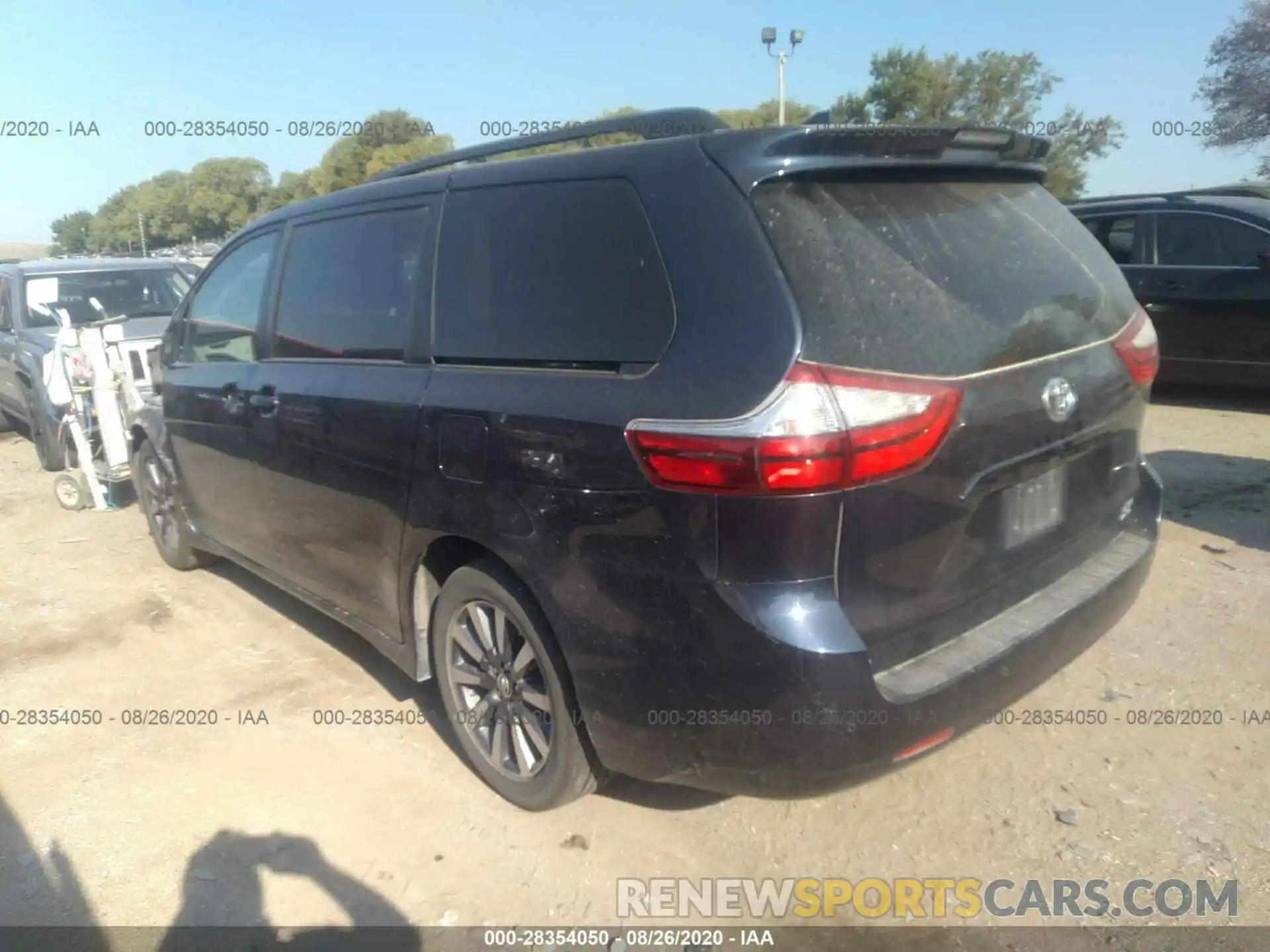 3 Photograph of a damaged car 5TDDZ3DC8KS220497 TOYOTA SIENNA 2019