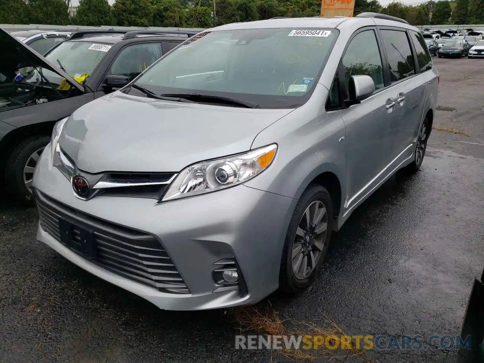 2 Photograph of a damaged car 5TDDZ3DC8KS220743 TOYOTA SIENNA 2019