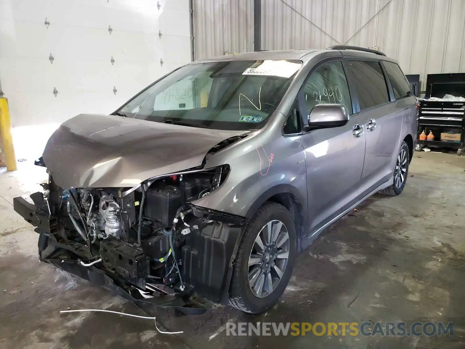 2 Photograph of a damaged car 5TDDZ3DC8KS222850 TOYOTA SIENNA 2019